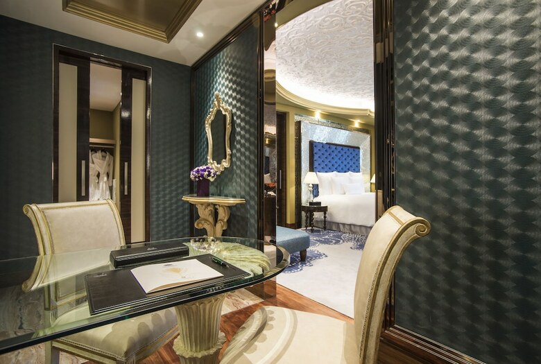 Hotel The Reverie Saigon
