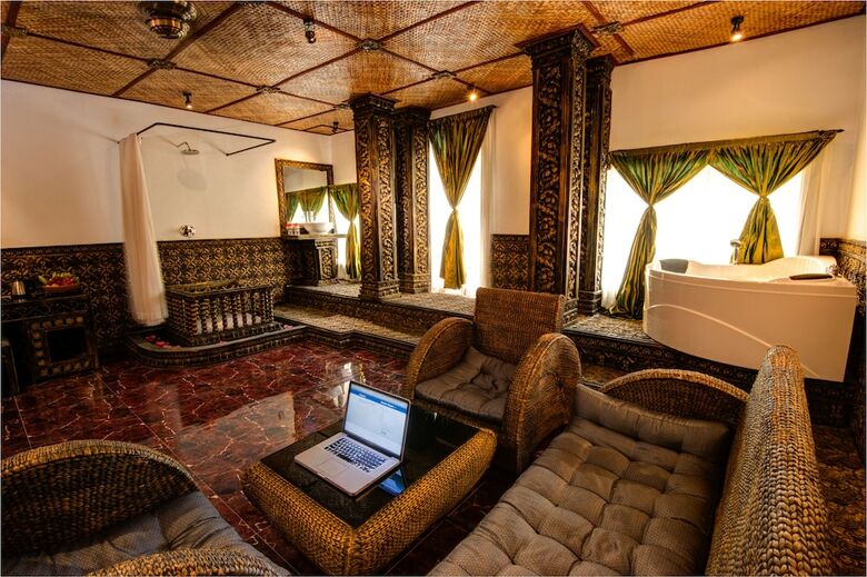Le Grand Palais Boutique Hotel