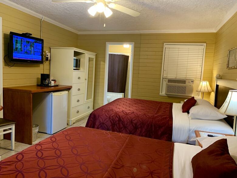 Motel Lakeside Inn And Cafe