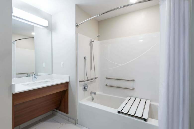 Hotel Microtel Inn & Suites By Wyndham Windham