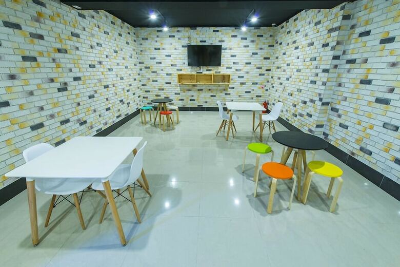 Ekonomy Hotel Yeosu