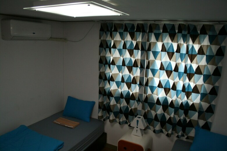 Hostal Zzzip Guest House
