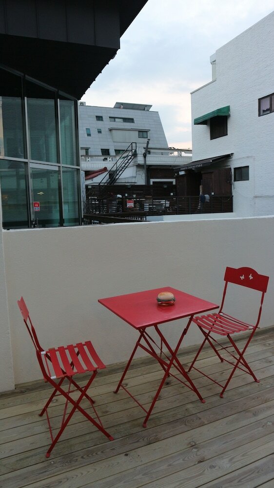 Hostal Zzzip Guest House