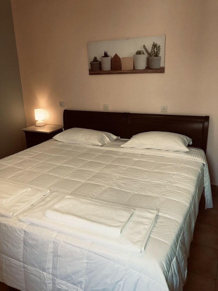 Apartamentos Nicolas Beach Guesthouse