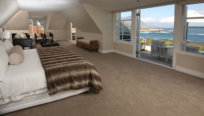 Hotel Ocean Eleven Guest House