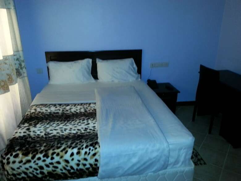 Way Side Hotel