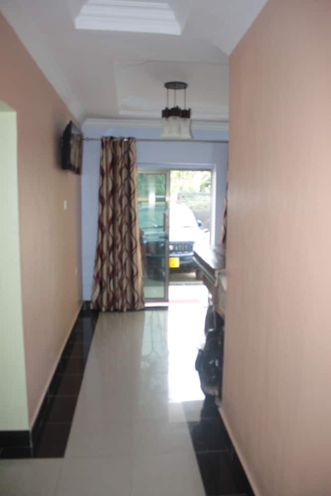Way Side Hotel