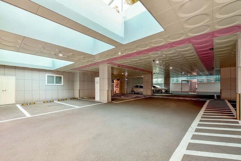 Thebay Hotel