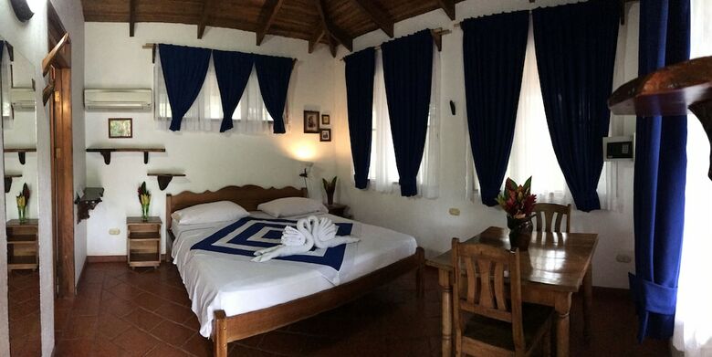Hotel De Campo Ca�o Negro