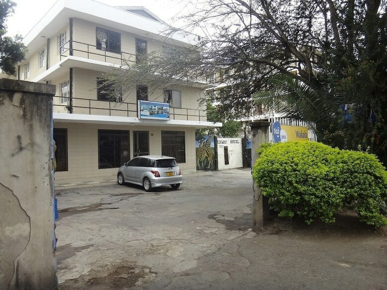 Midway Hotel