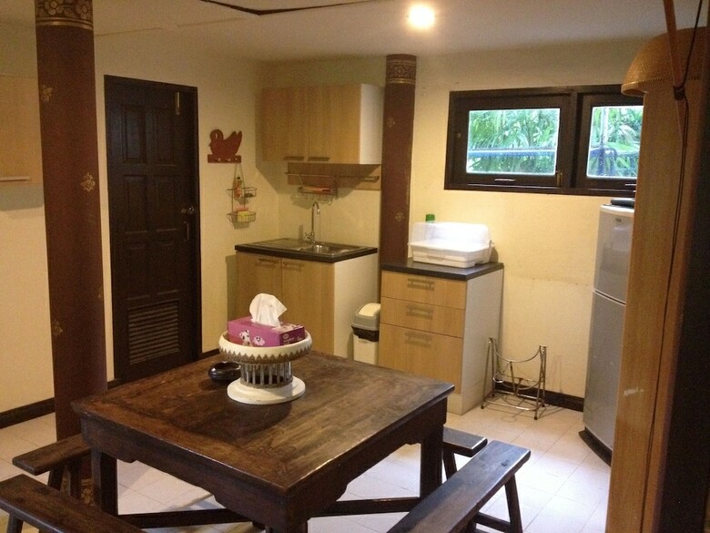 Ban Keaw Villas