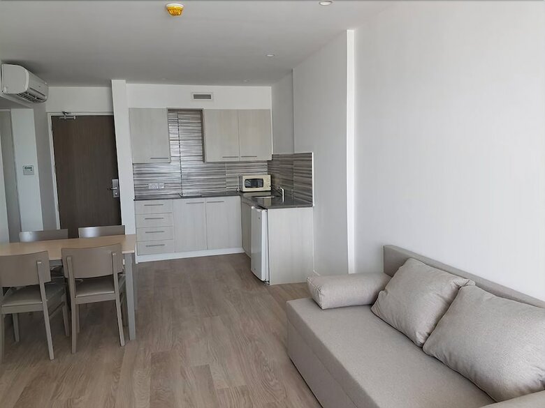 Melini Hotel Suites
