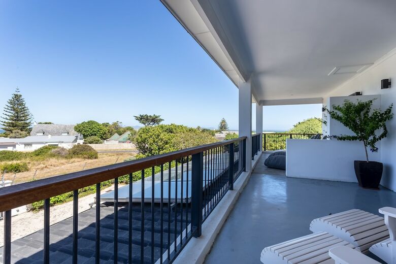 Hotel Whale Rock Luxury Lodge