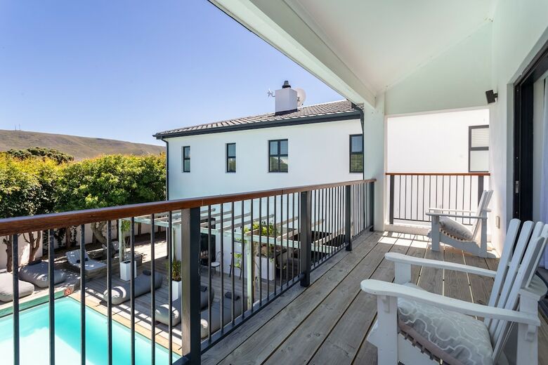 Hotel Whale Rock Luxury Lodge