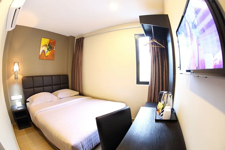 Gl Hotel