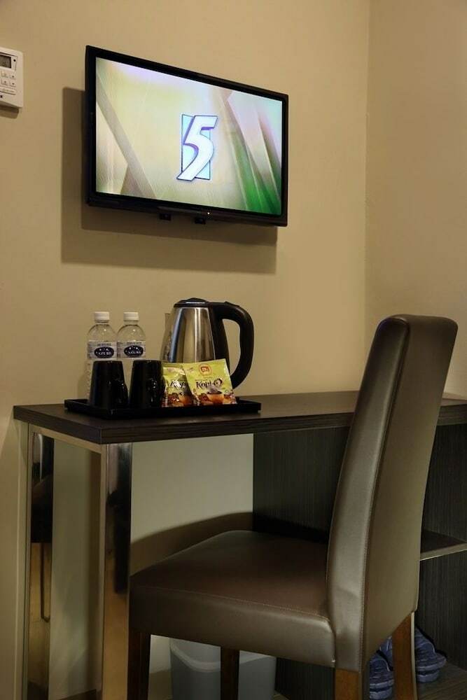 Gl Hotel