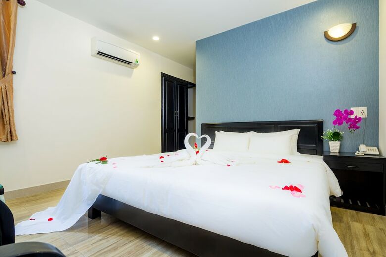 Hotel La Maison Da Nang Beach