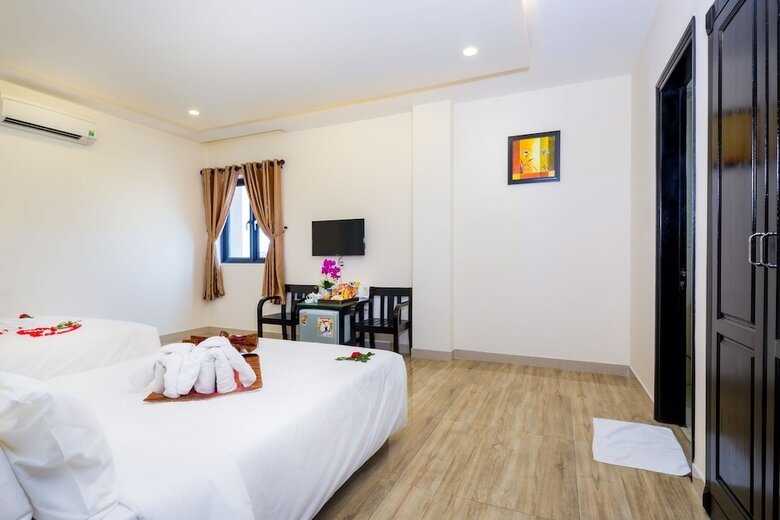 Hotel La Maison Da Nang Beach