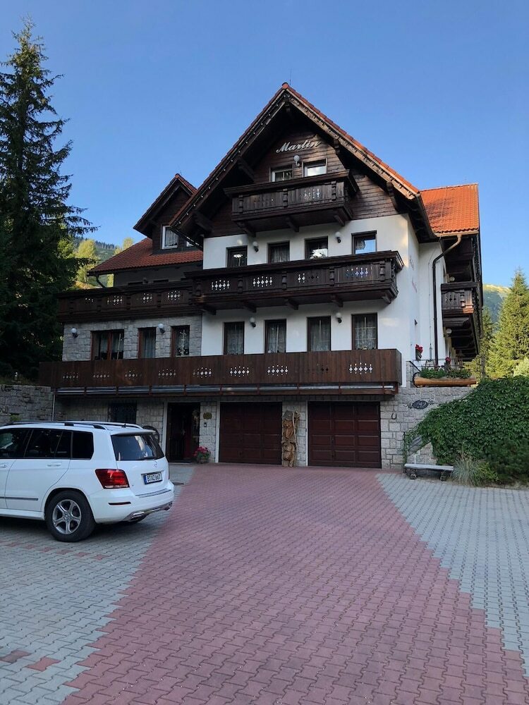 Hotel Krist�na