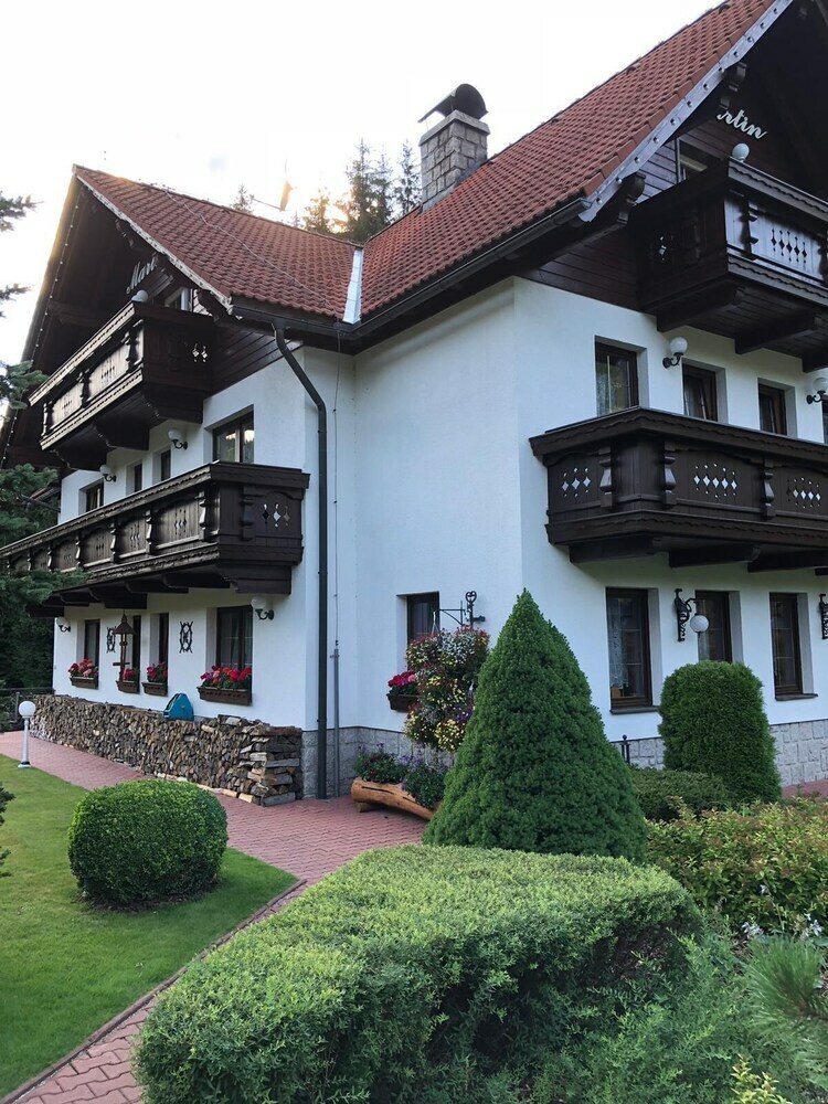 Hotel Krist�na