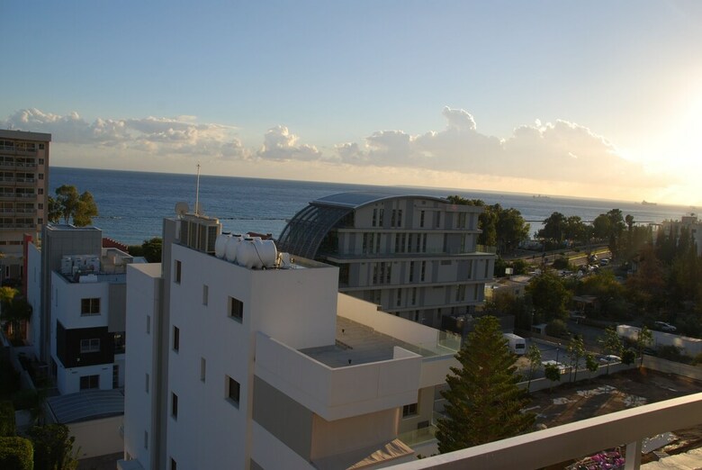 The Caravel Hotel