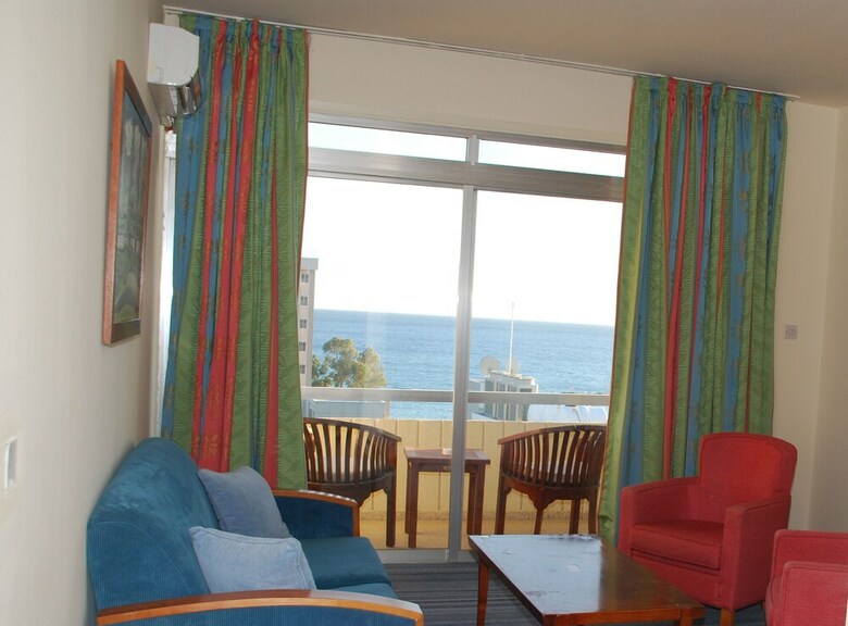 The Caravel Hotel