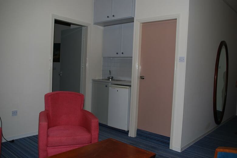 The Caravel Hotel