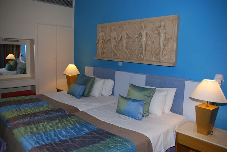 The Caravel Hotel