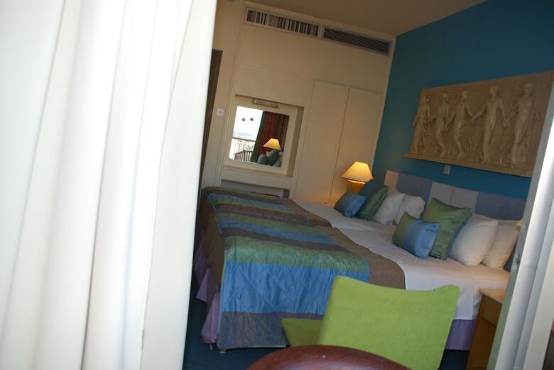 The Caravel Hotel