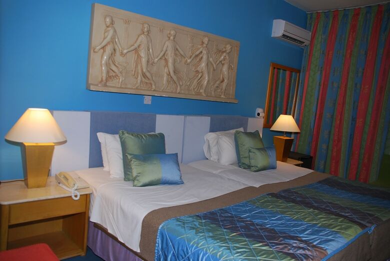 The Caravel Hotel