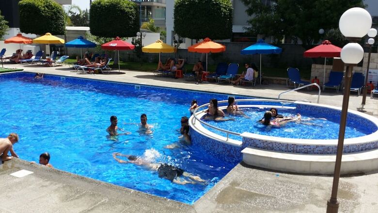 The Caravel Hotel