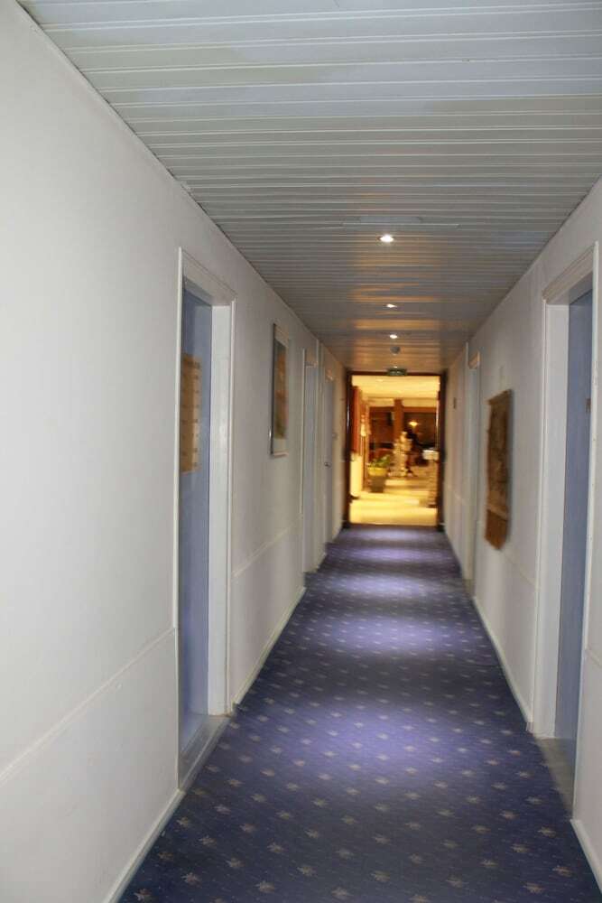 The Caravel Hotel