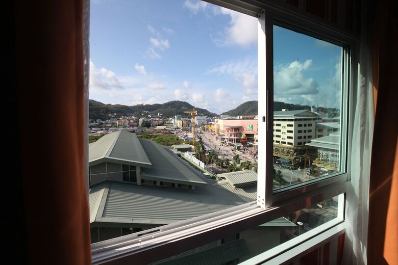 Ocean & Ole Hotel Patong