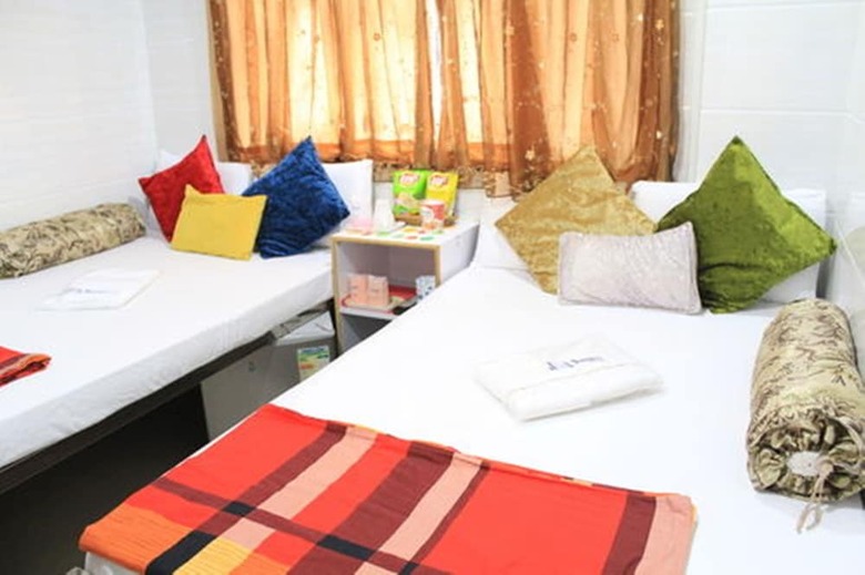 Hostal Kamal Deluxe Hotel