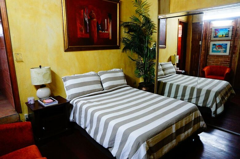 Hotel B & B Comfy Inn