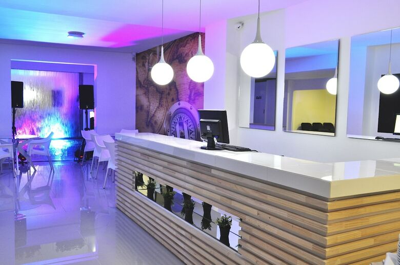 Hostal Lleras Calle 8