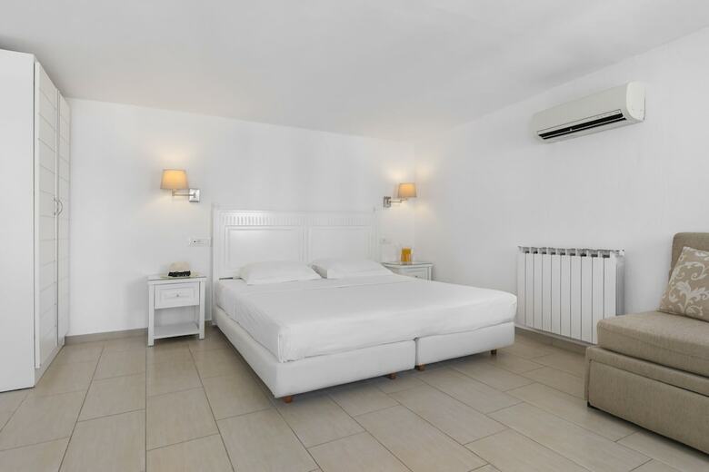 Carbonaki Hotel