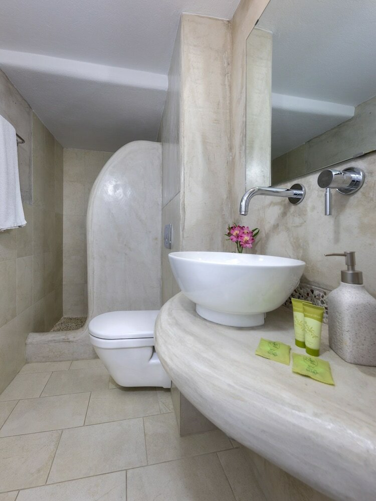 Carbonaki Hotel