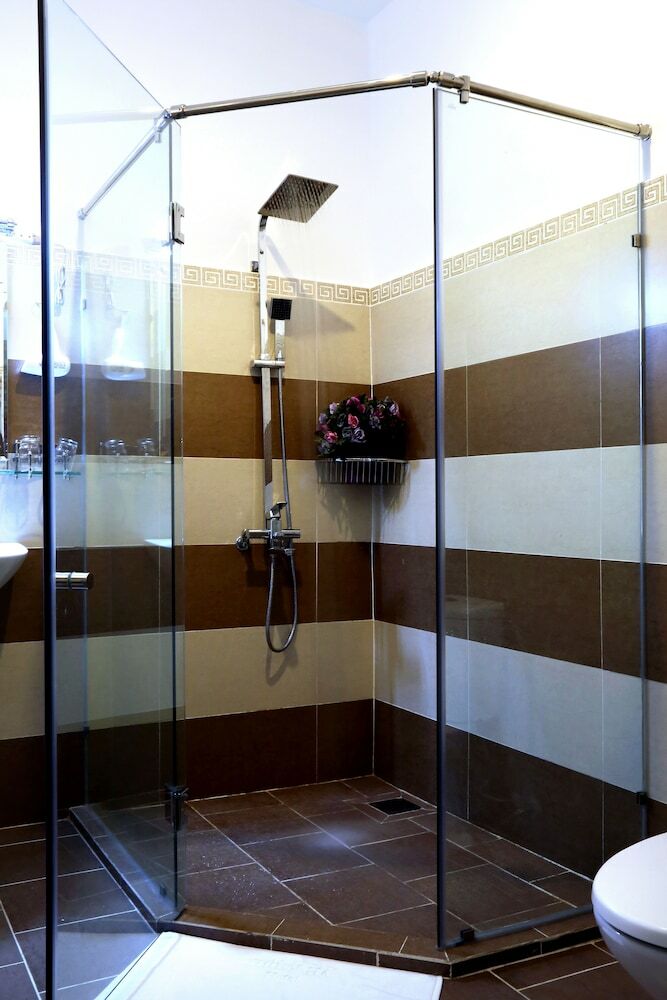Thien Ha Hotel And Apartment