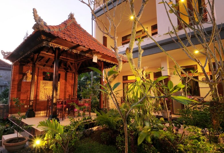 Posada Brata Inn