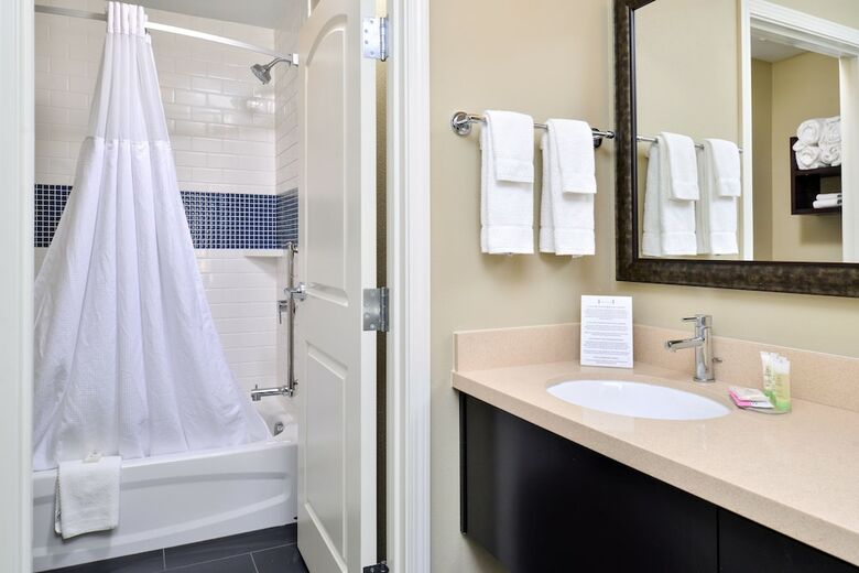 Hotel Staybridge Suites Rochester - Commerce Dr Nw