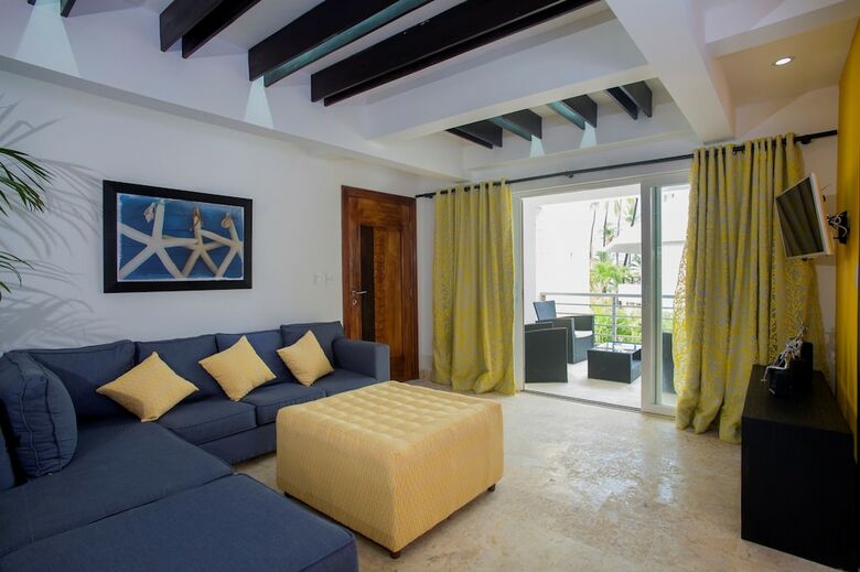 Chateau Del Mar