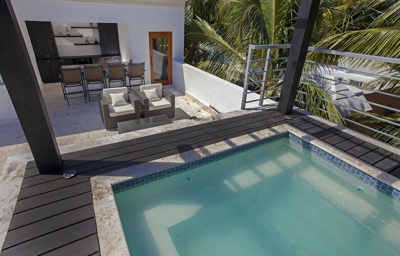 Chateau Del Mar