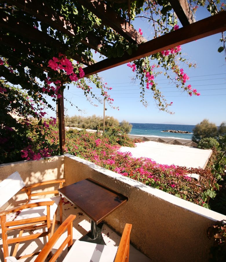 Nostos Beach Hotel