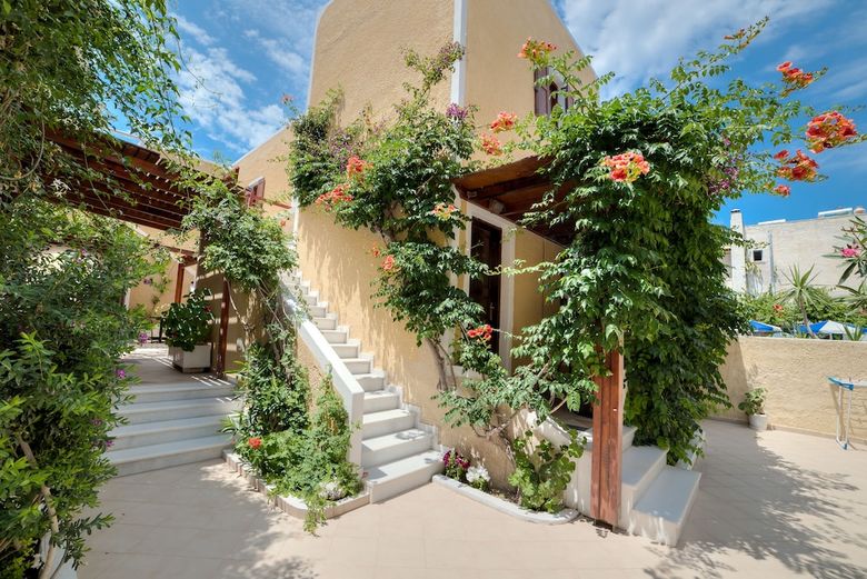 Nostos Beach Hotel
