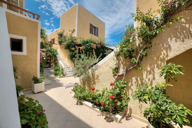 Nostos Beach Hotel