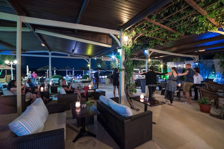 Nostos Beach Hotel