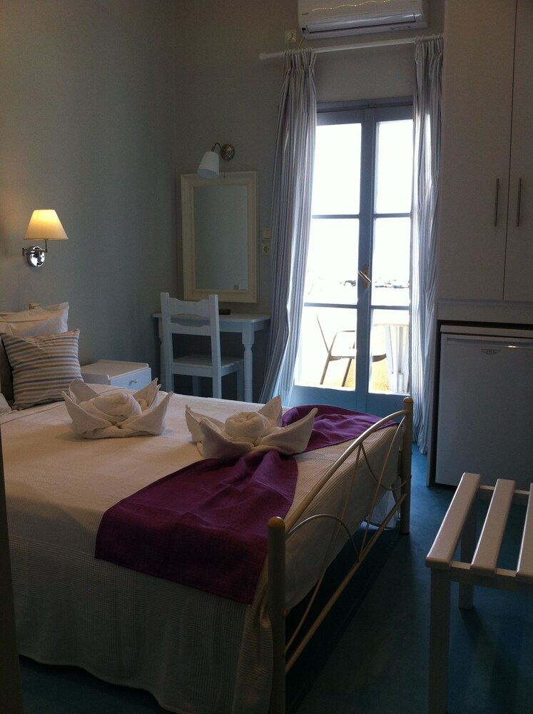 Nostos Beach Hotel