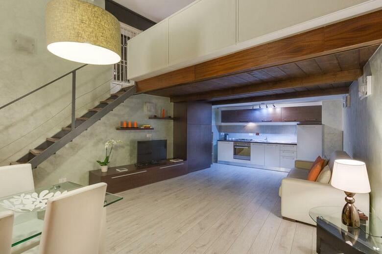 Tritone Top House