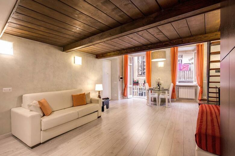 Tritone Top House
